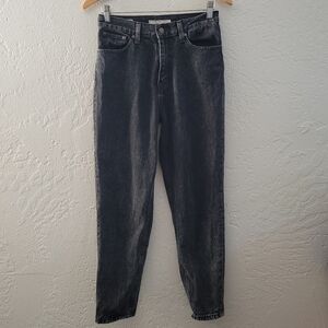 Levi's Mom Jean Size 27